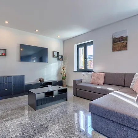 Villa Solaria By Interhome Livade