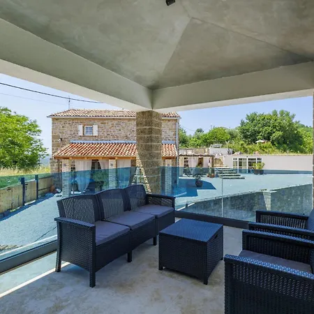 Solaria By Interhome Ливаде