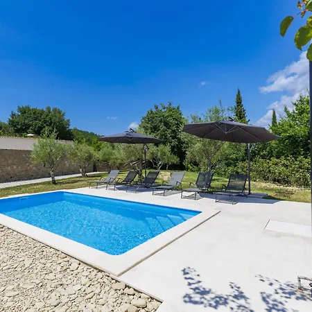 Villa Solaria By Interhome Livade