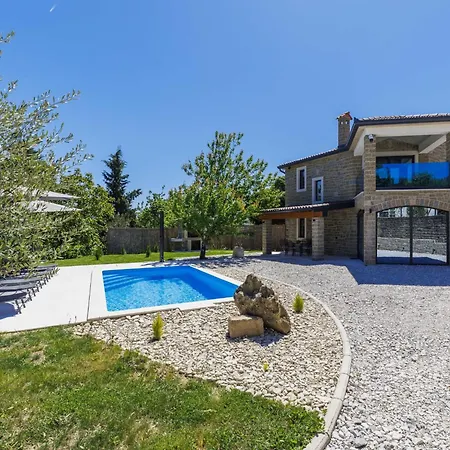 Villa Solaria By Interhome Livade